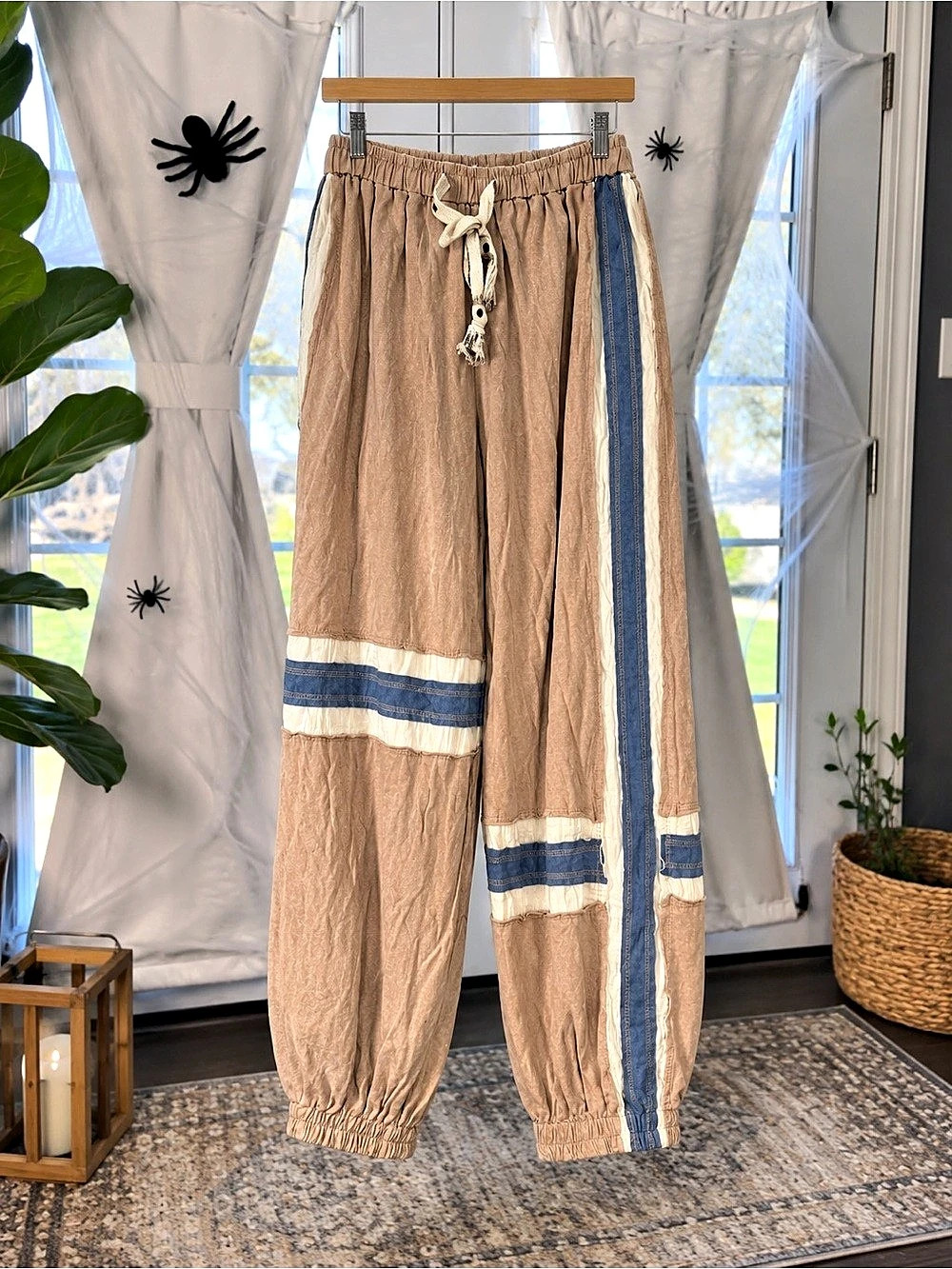 POL Toffee Joggers in Latte Size Large